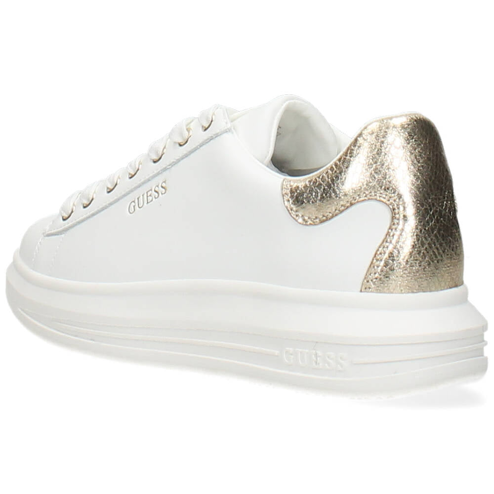 Witte sneakers