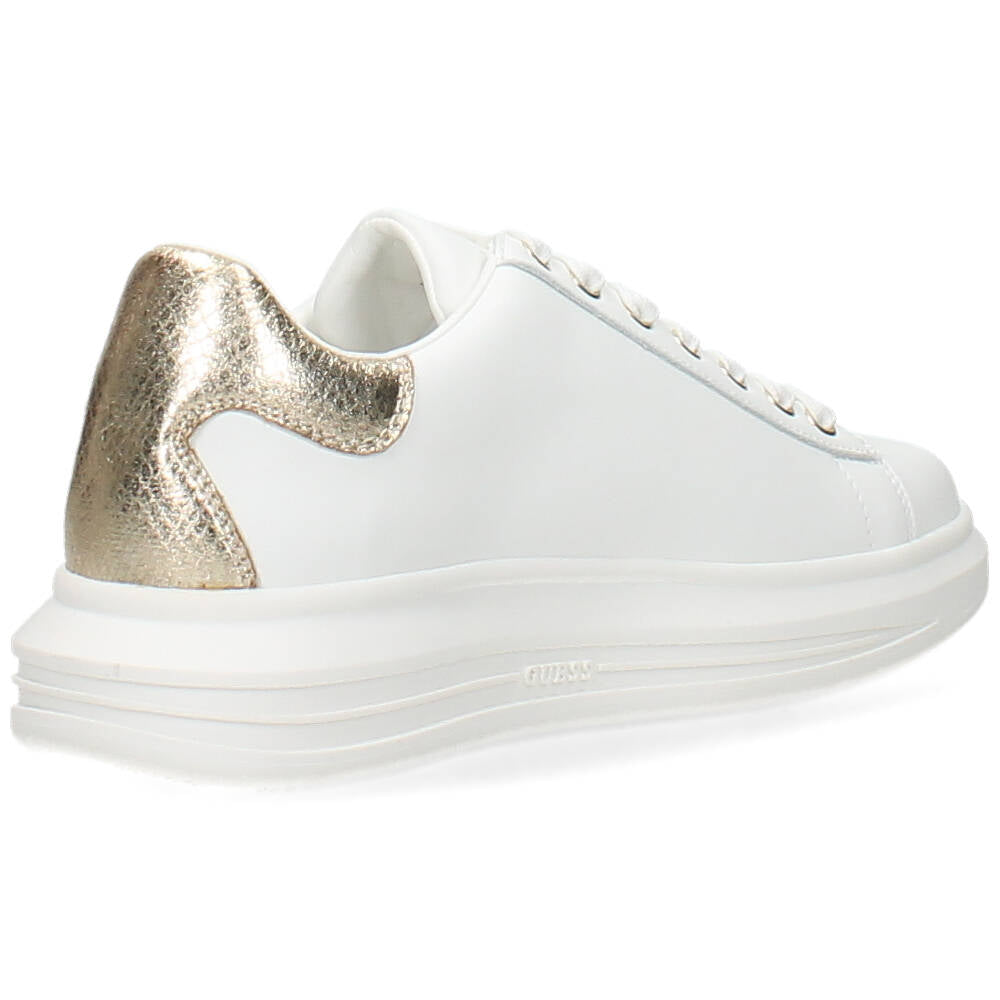 Witte sneakers