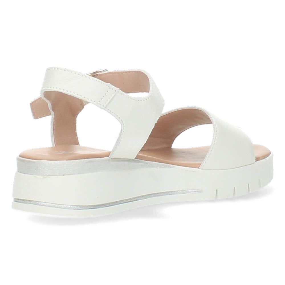 Witte sandalen
