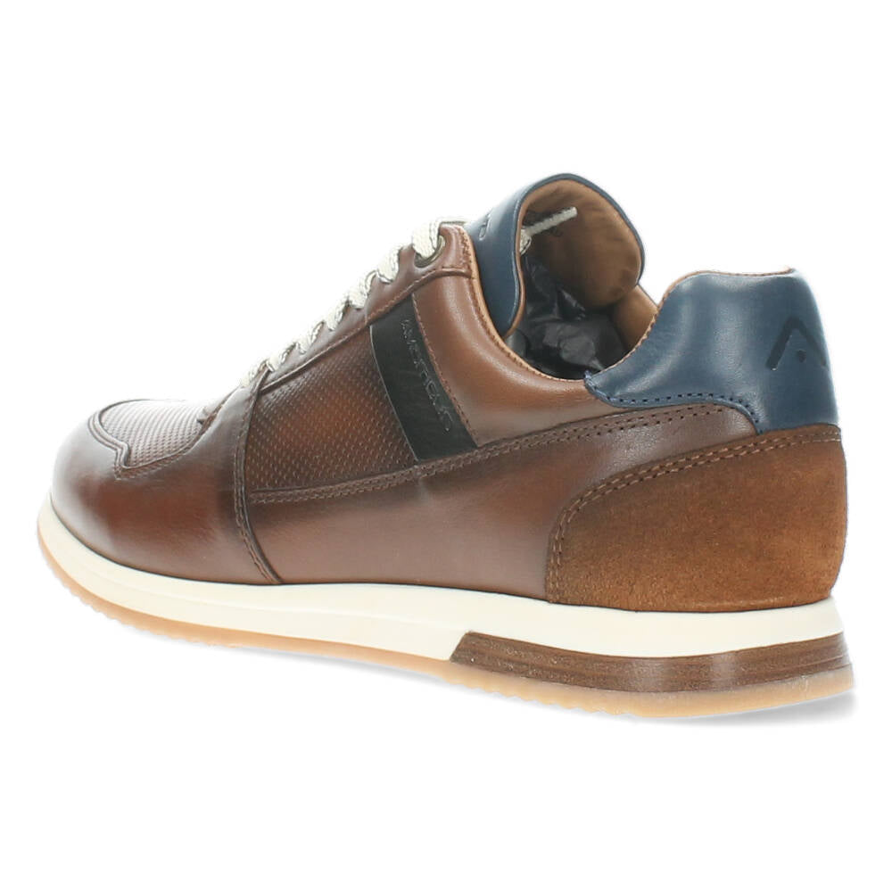 Cognac sneakers