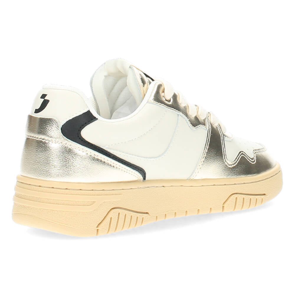 Gouden sneakers