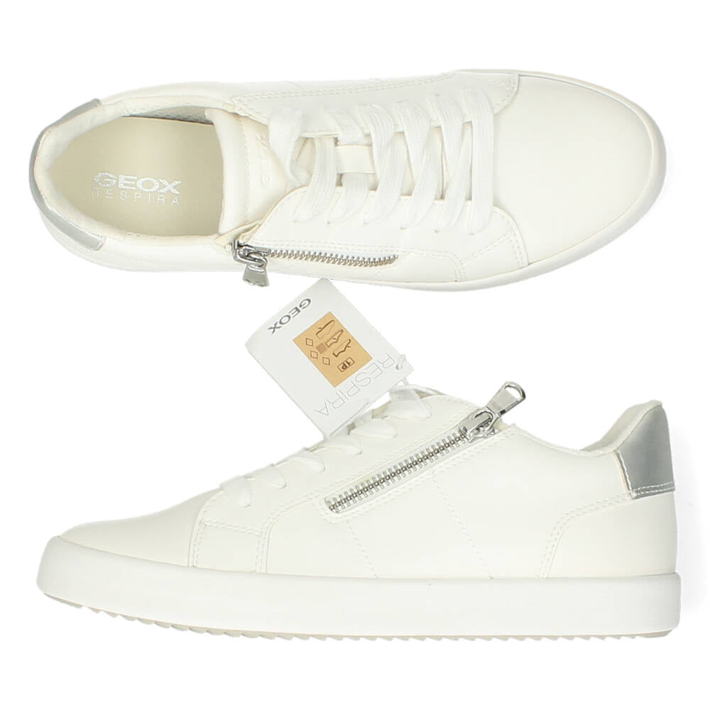 Witte sneakers
