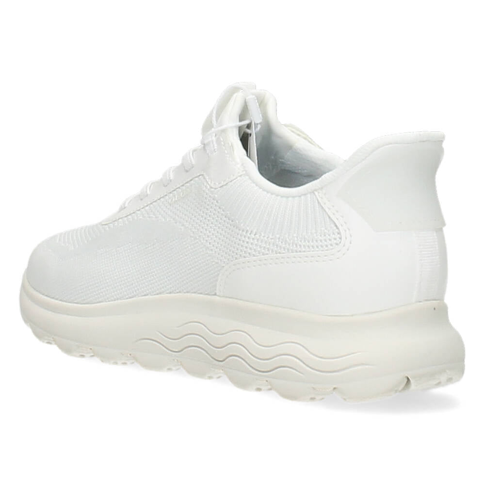 Witte sneakers