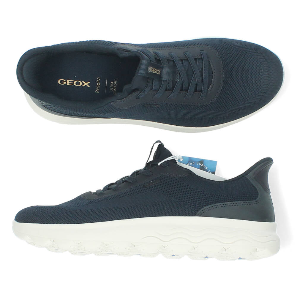 Donkerblauwe sneakers