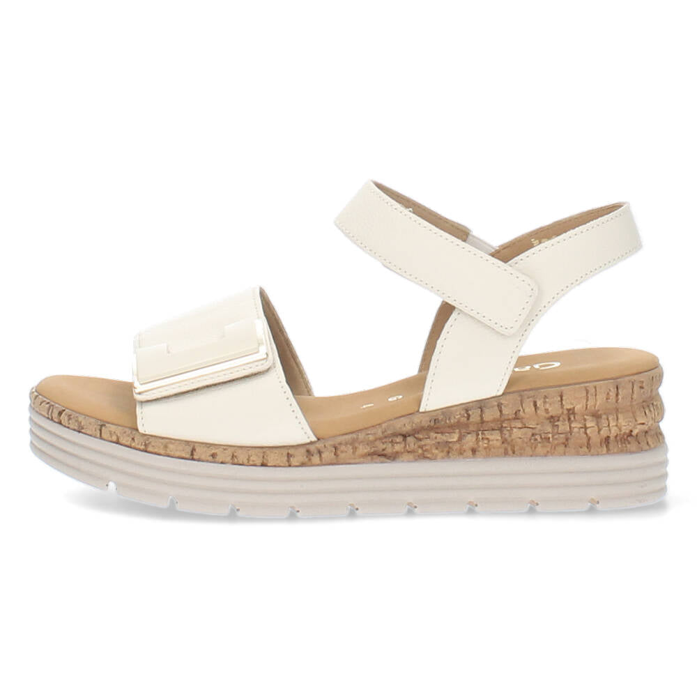 Crème kleurige sandalen