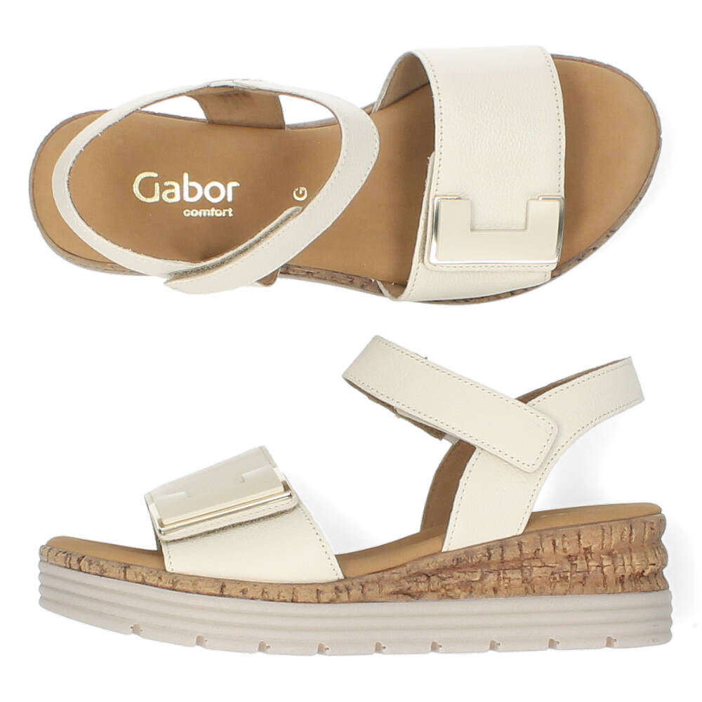 Crème kleurige sandalen