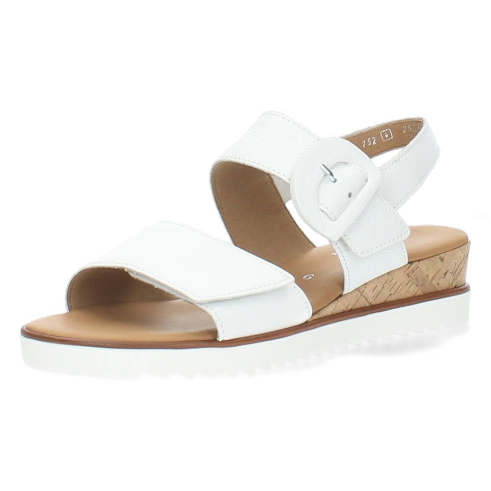 Witte sandalen
