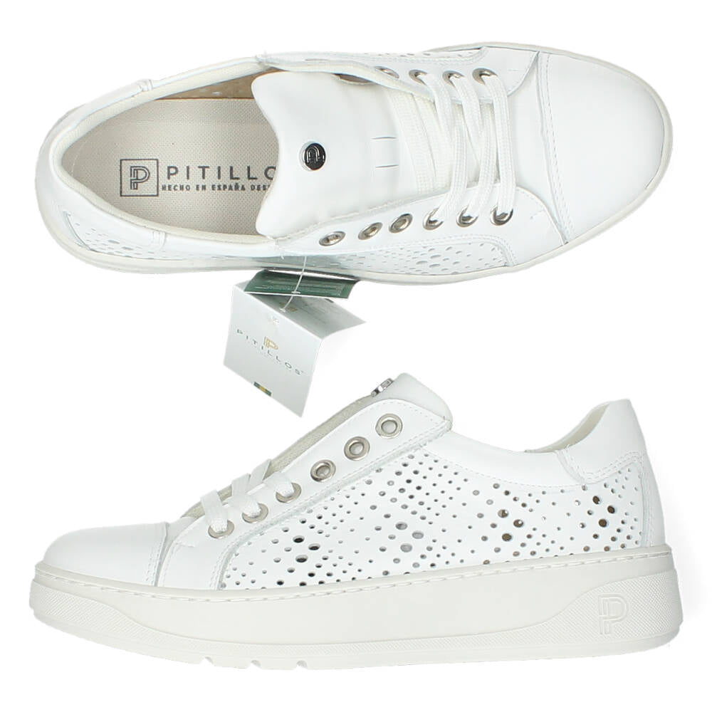 Witte sneakers