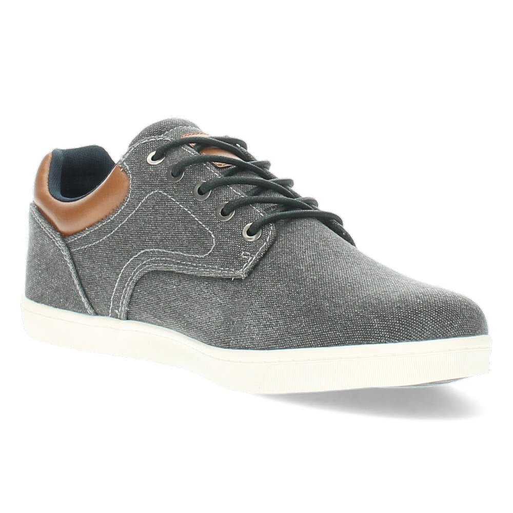 Jeans zwarte sneakers