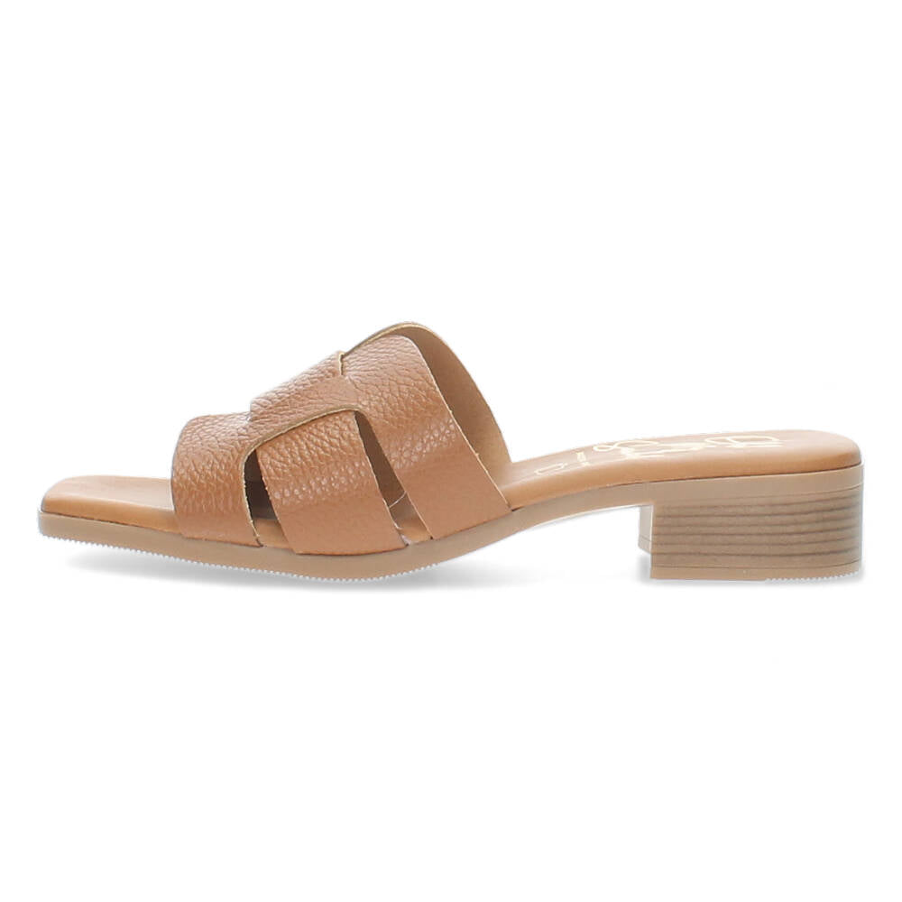 Cognac slippers