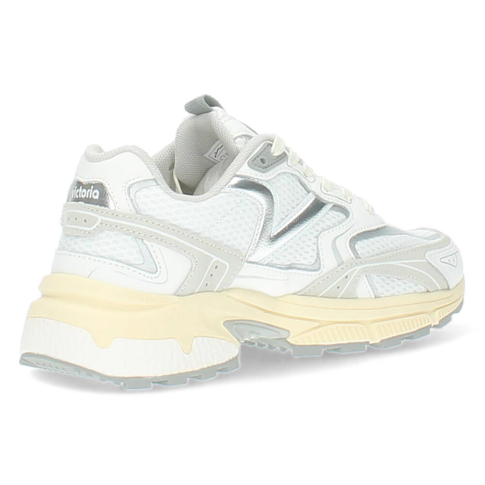 Witte sneakers