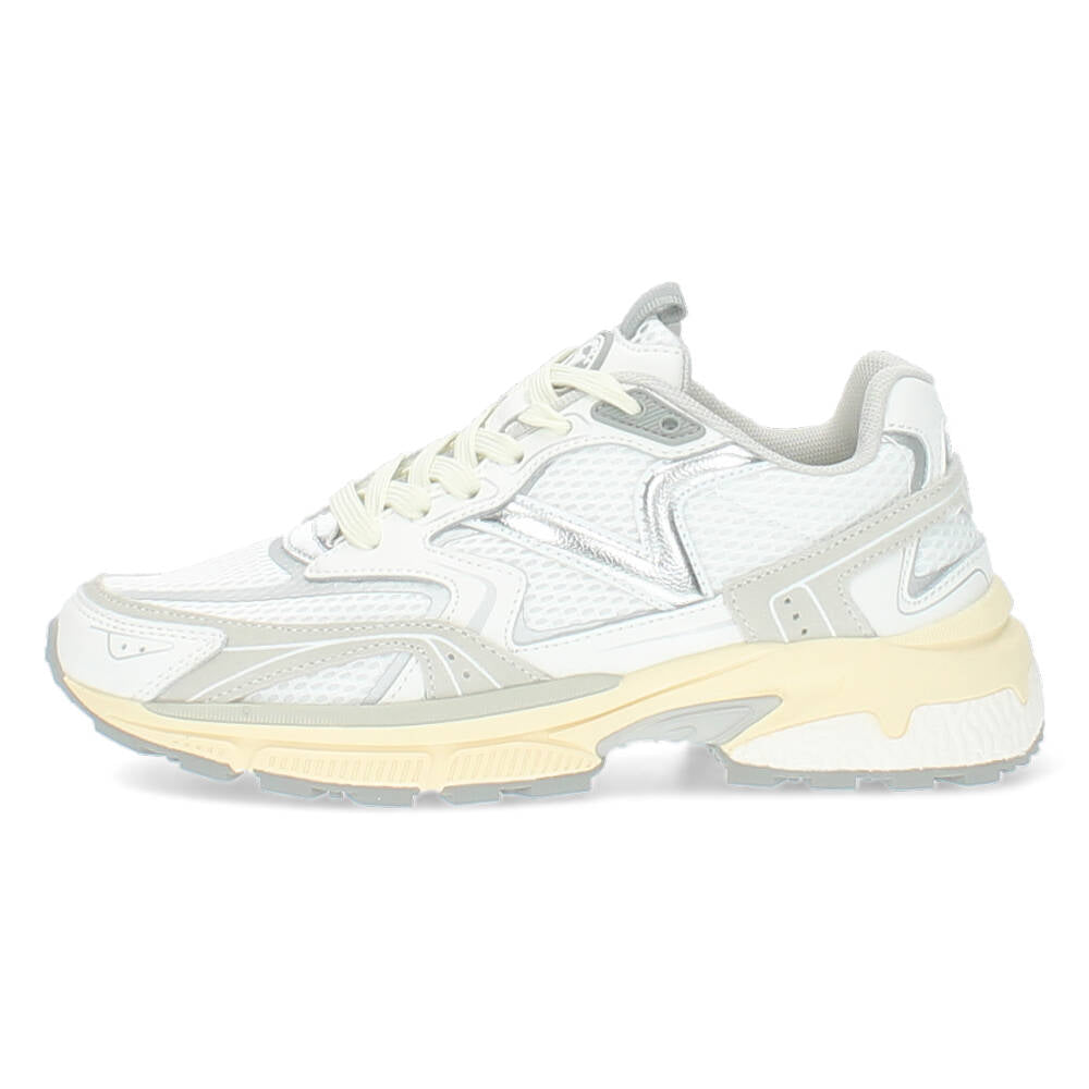 Witte sneakers