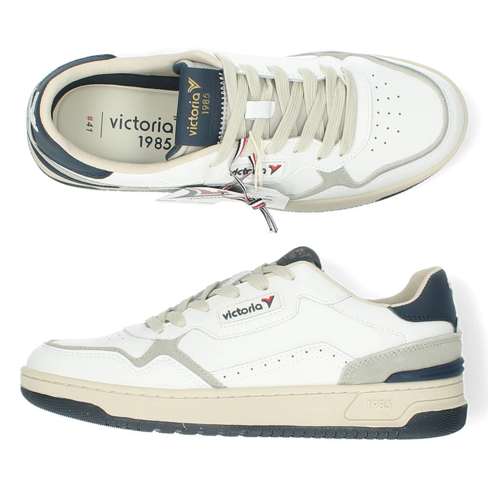 Witte sneakers