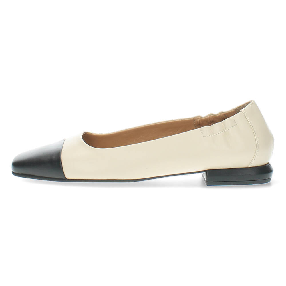 Beige ballerina's