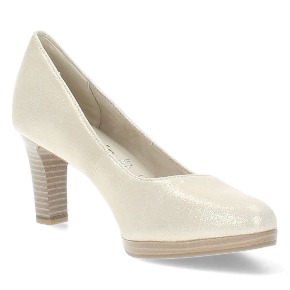 Champagne pumps