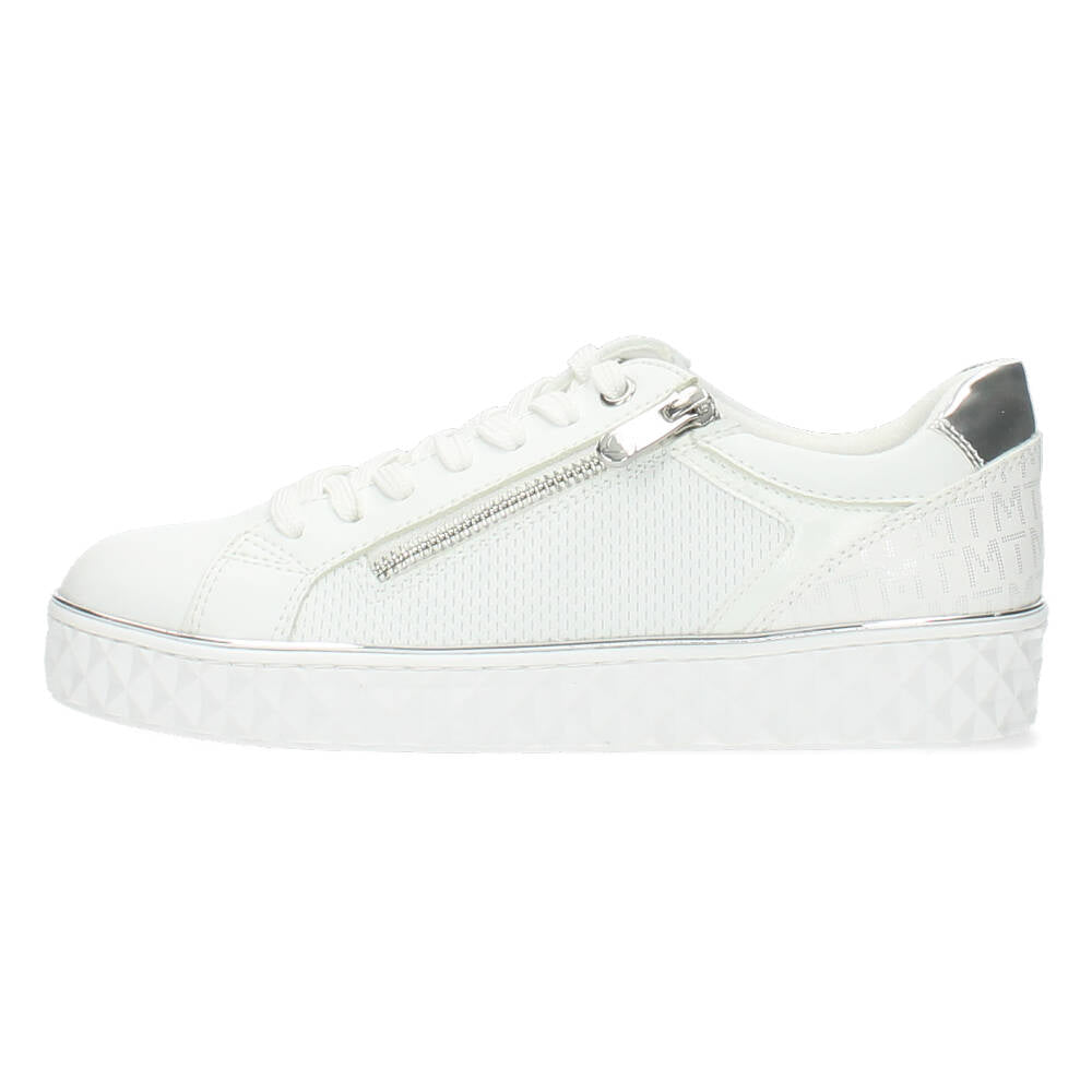 Witte sneakers