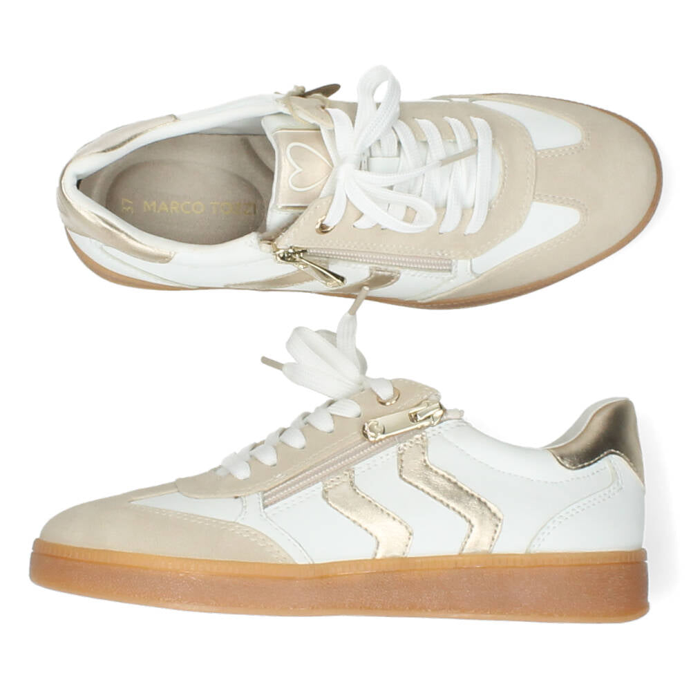 Witte sneakers