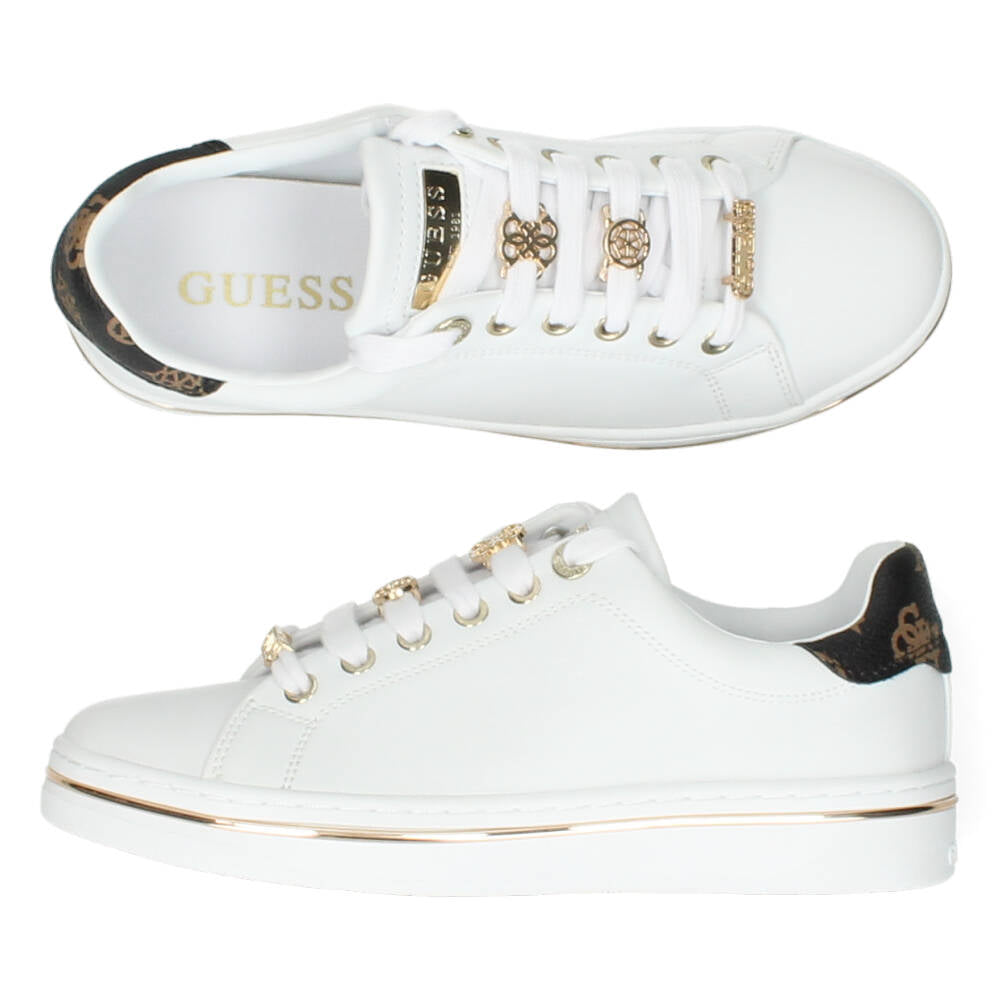 Witte sneakers