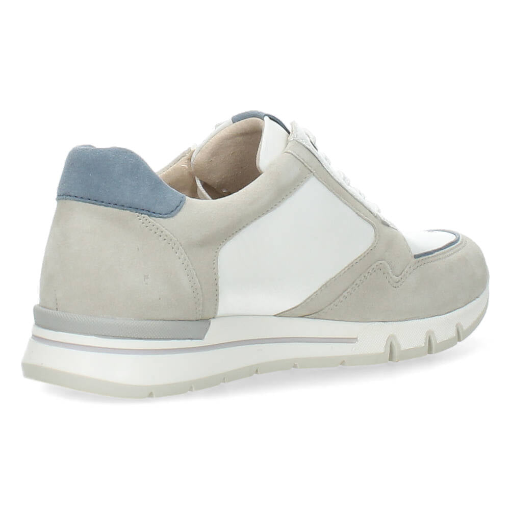 Witte sneakers