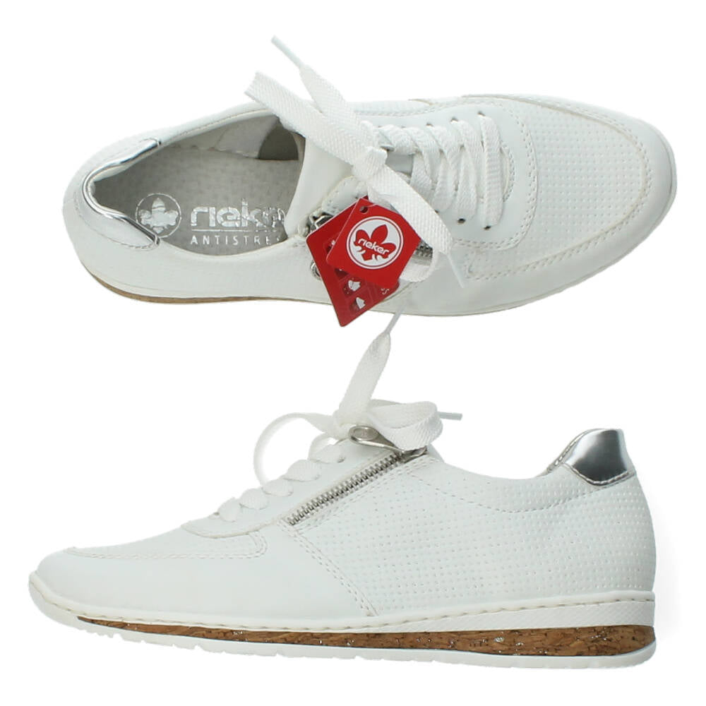 Witte sneakers