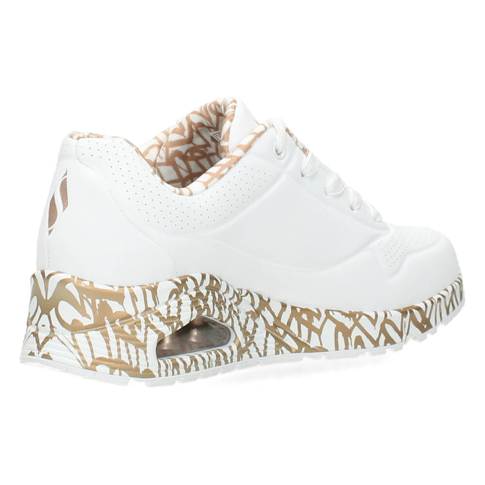 Witte sneakers