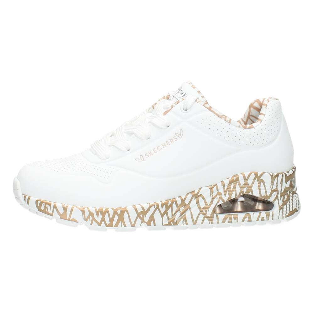 Witte sneakers