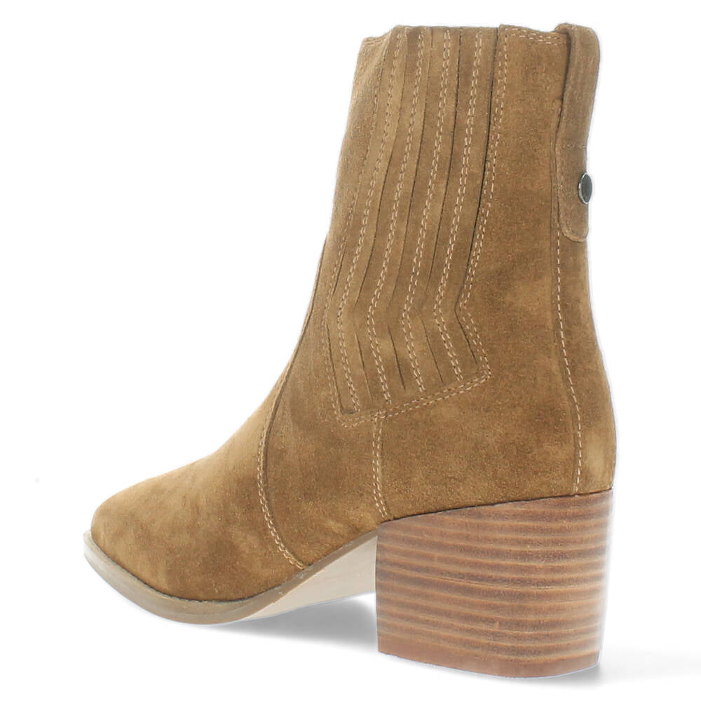 Cognac boots