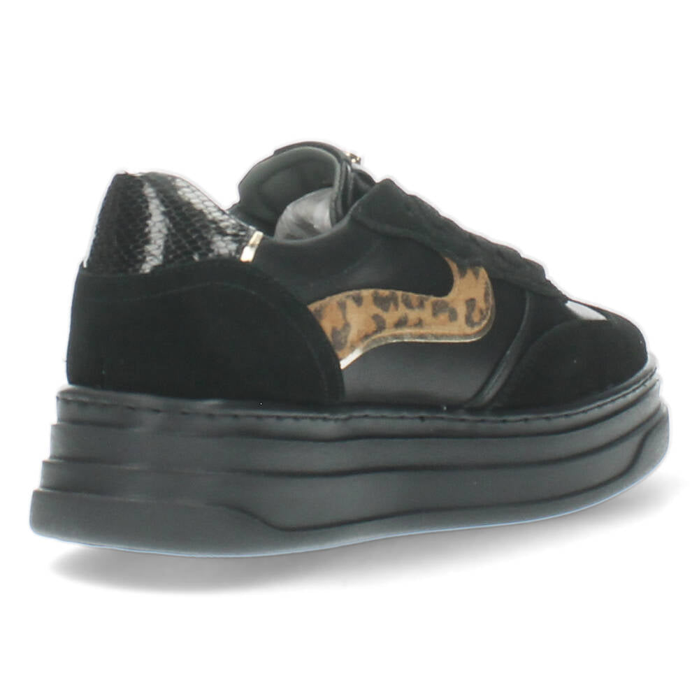 Zwarte sneakers