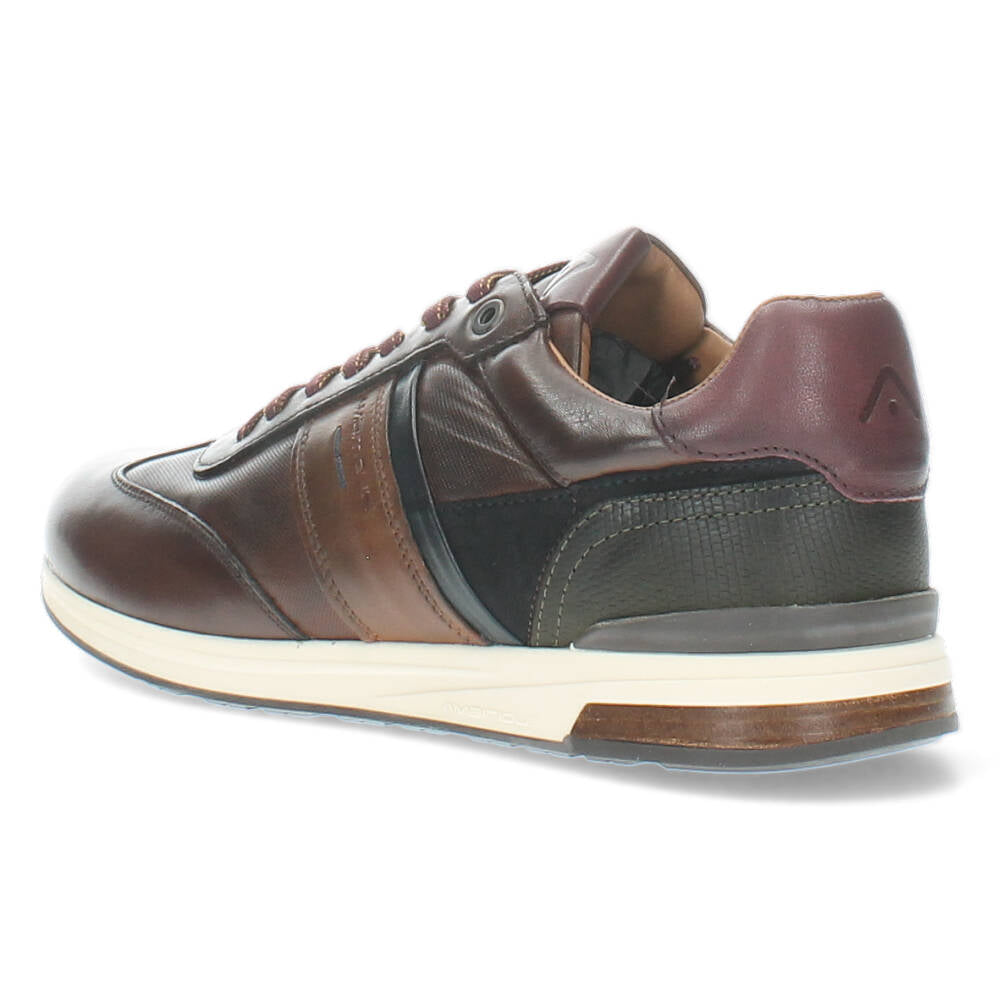 Bruine sneakers