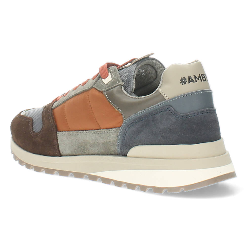 Bruine sneakers