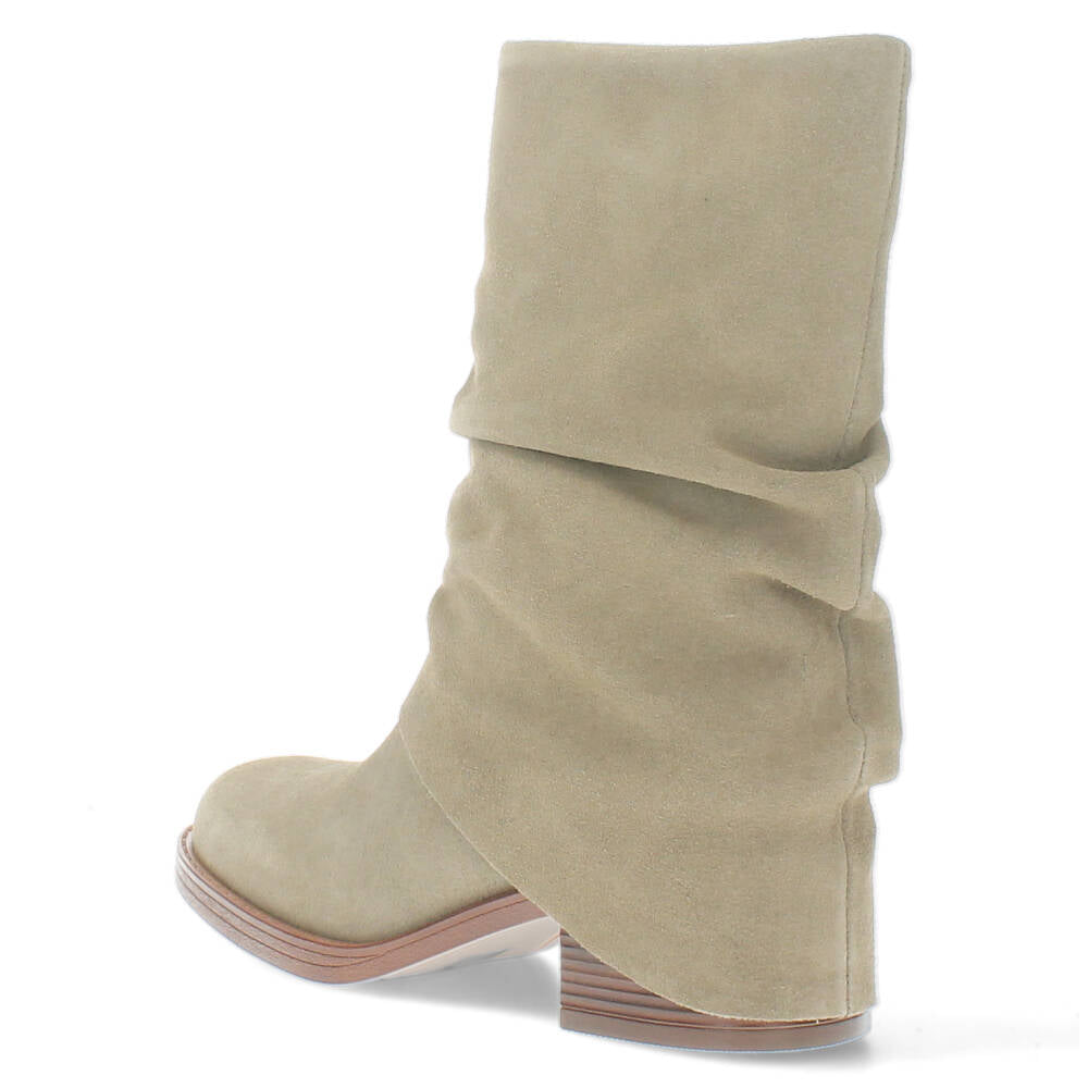 Camel/Beige boots