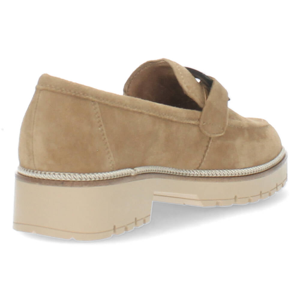 Beige mocassins