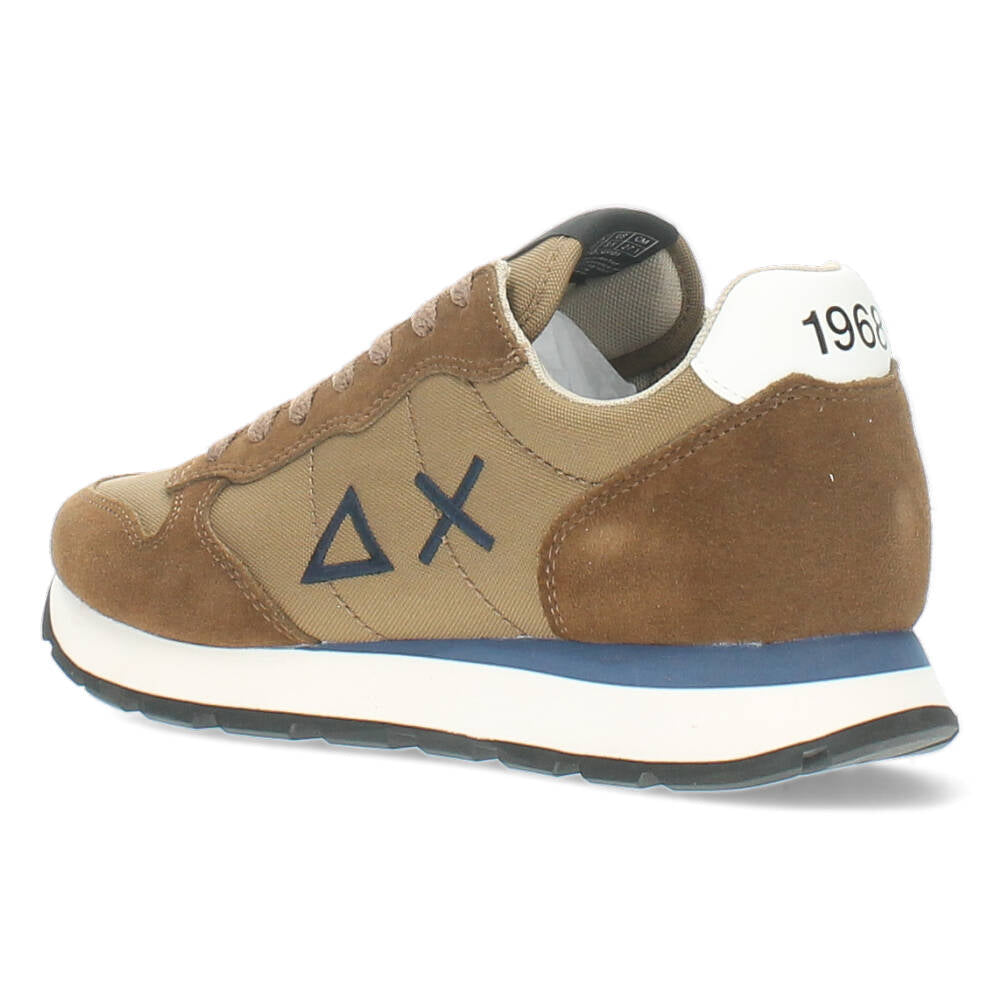 Bruine sneakers