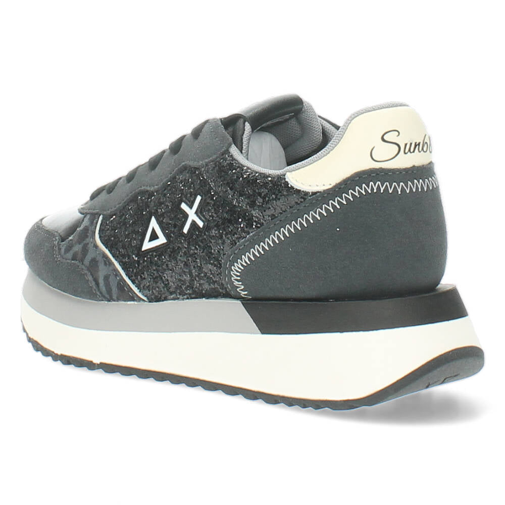 Zwarte sneakers
