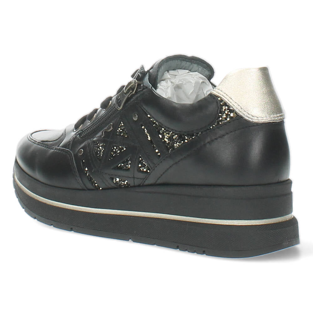 Zwarte sneakers