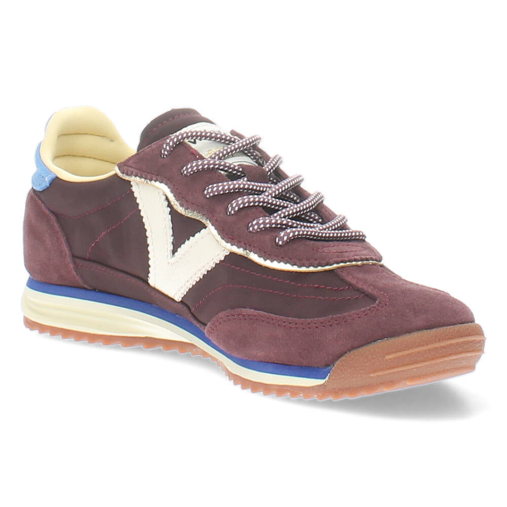 Bordeaux sneakers