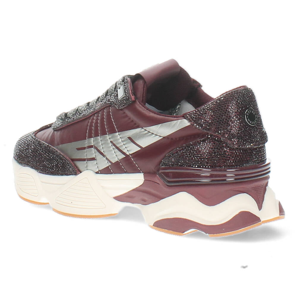 Bordeaux sneakers