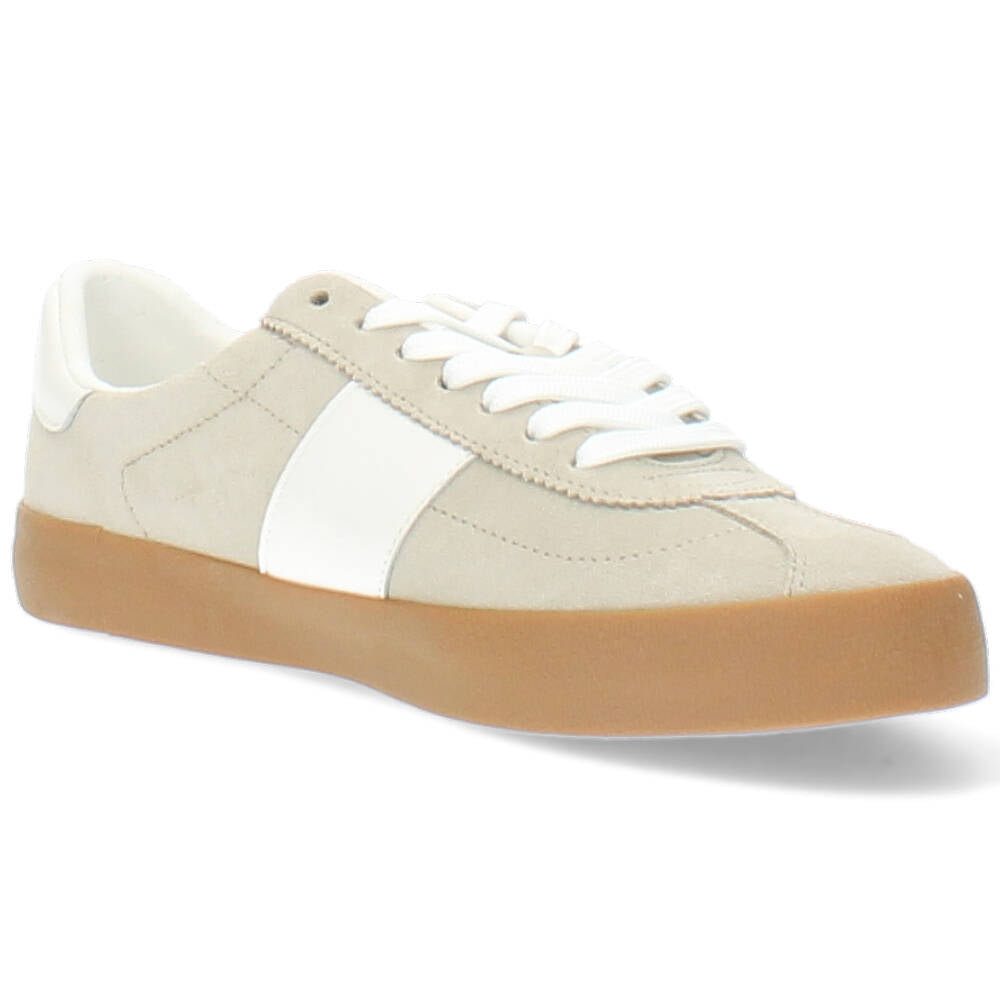 beige sneaker