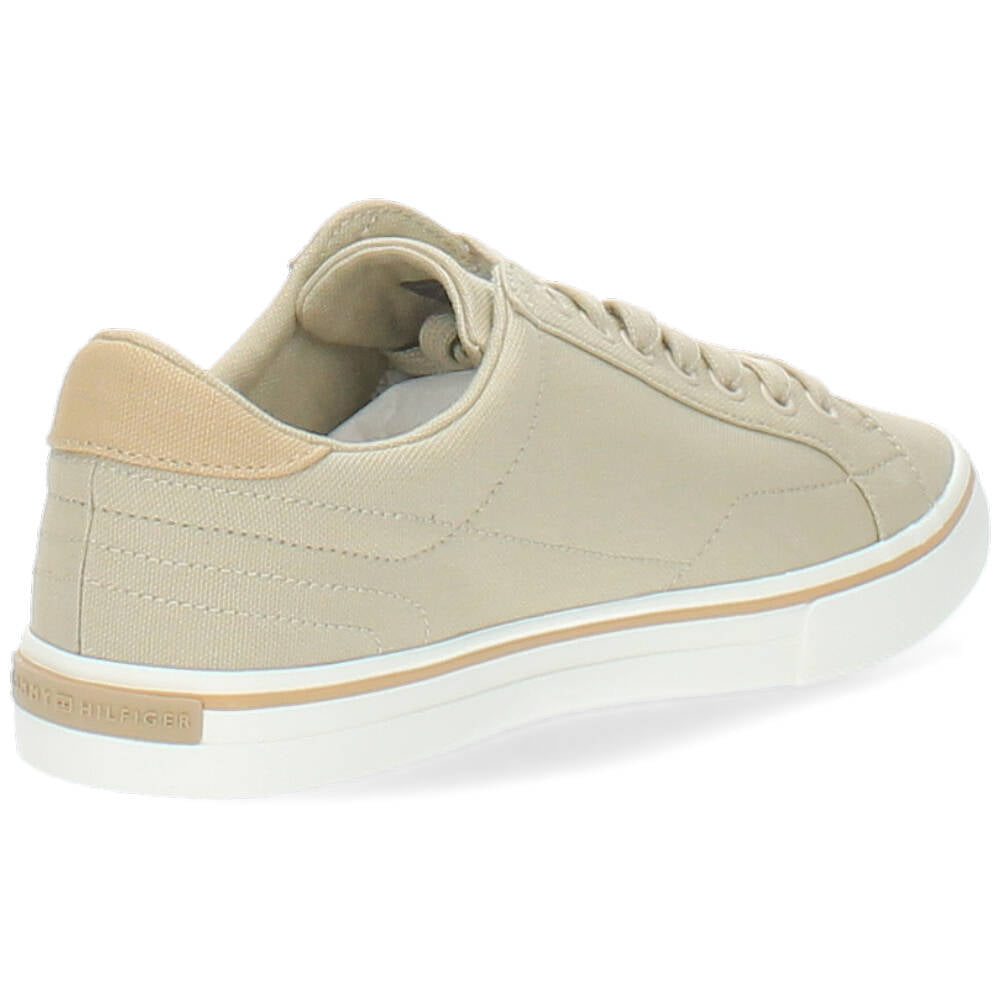 beige sneaker
