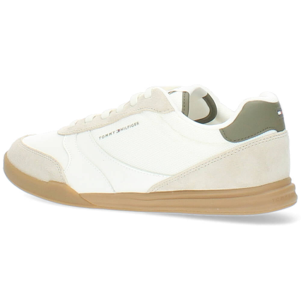 beige sneaker