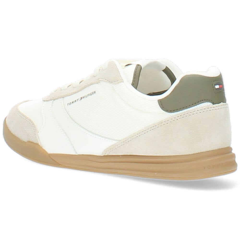 beige sneaker