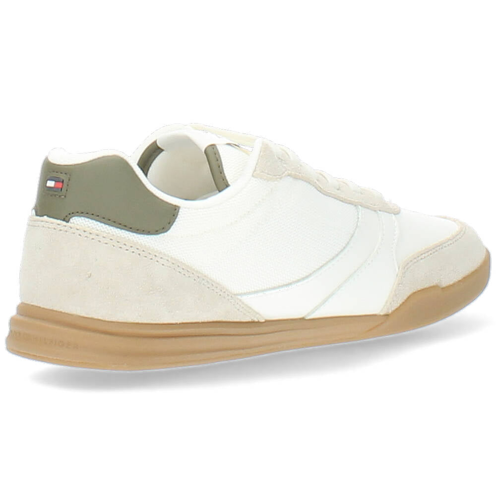 beige sneaker
