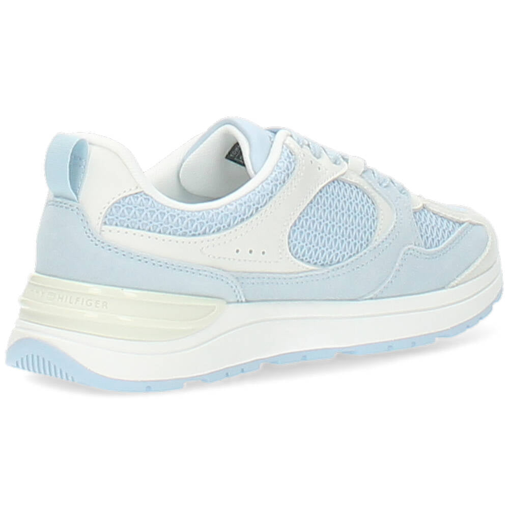 lichtblauwe sneaker