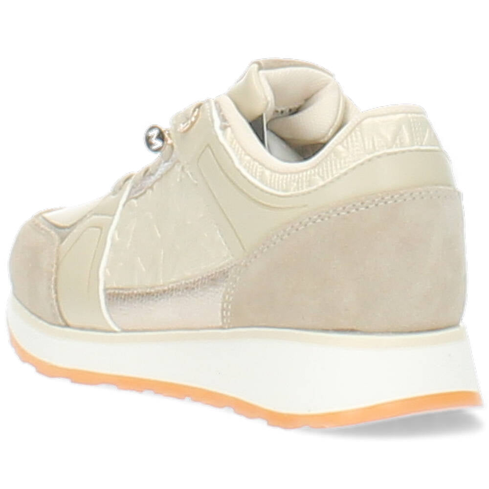 beige sneaker