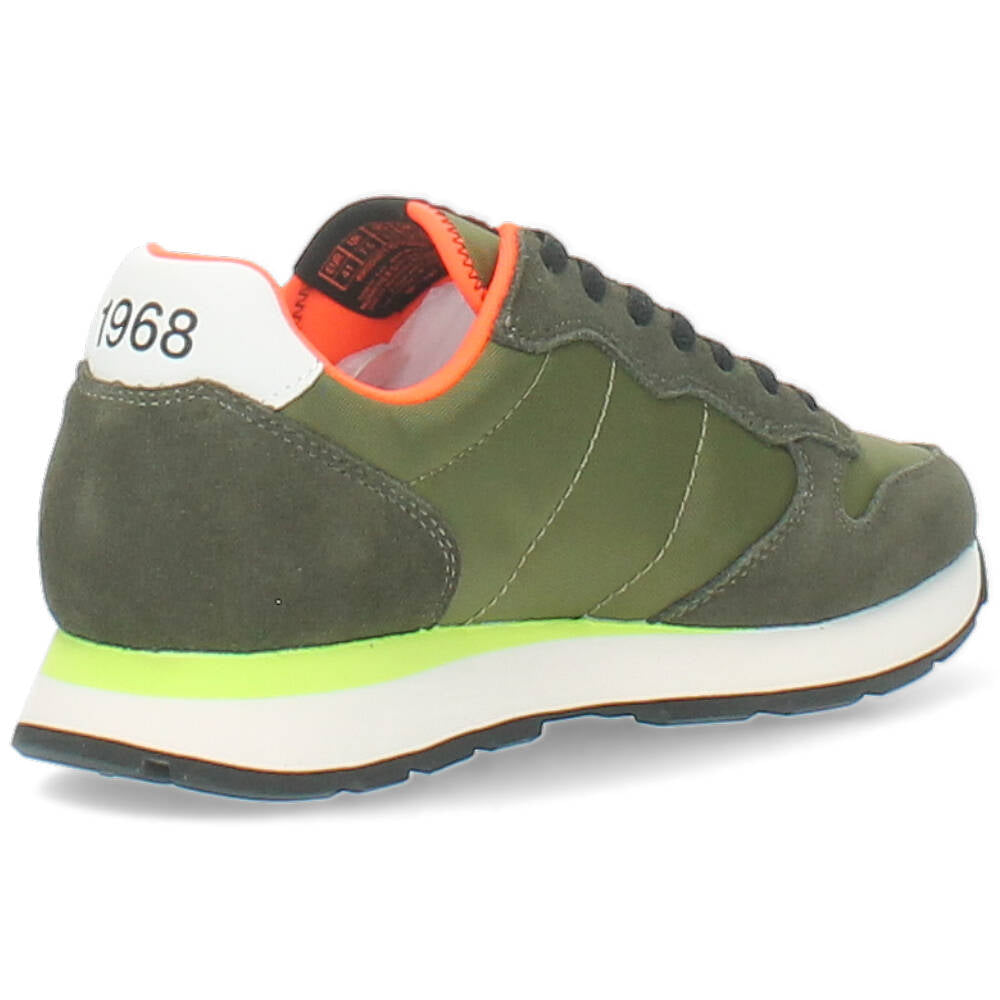 kaki sneaker