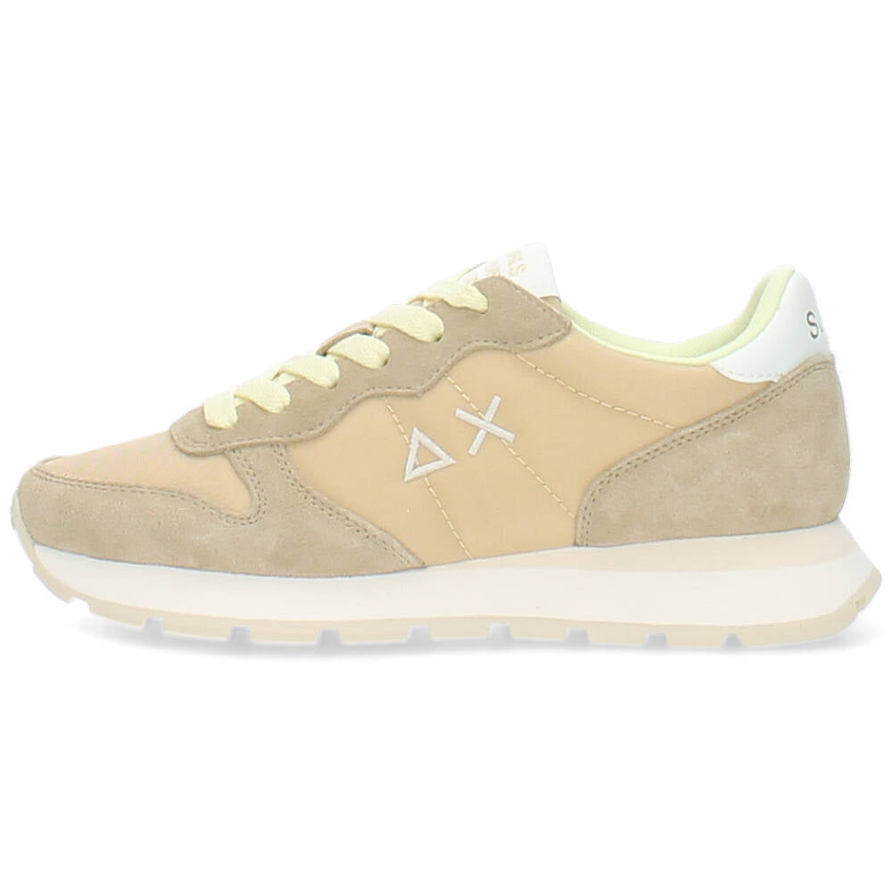 beige sneaker