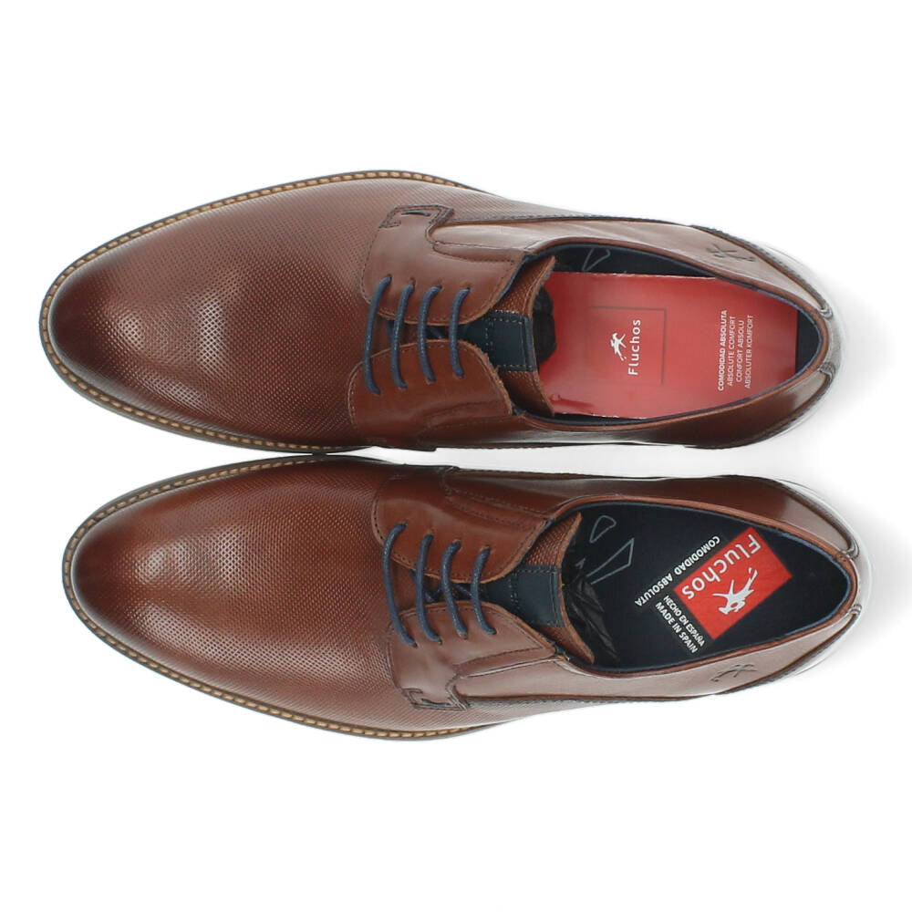 cognac geklede schoen