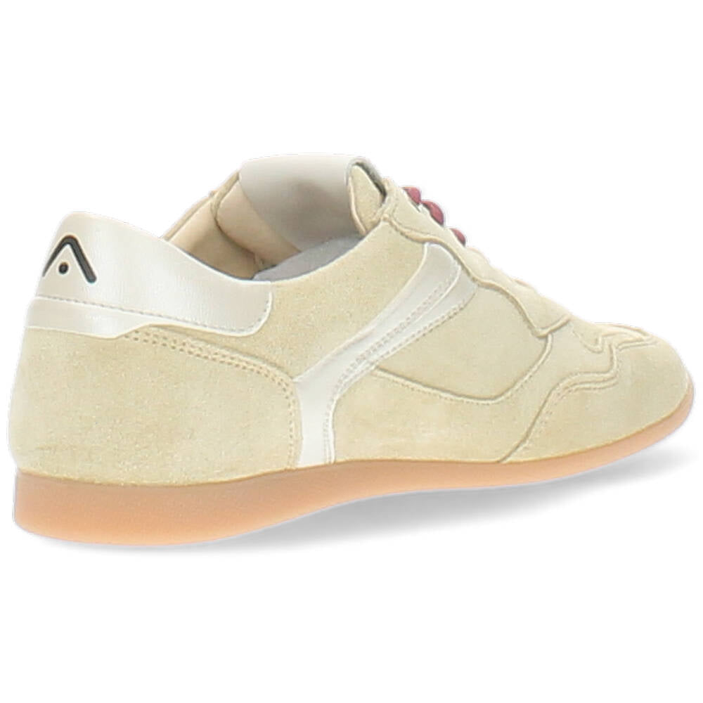 beige sneaker