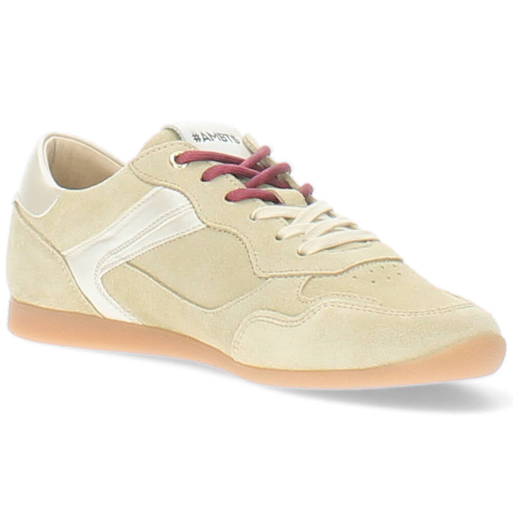 beige sneaker