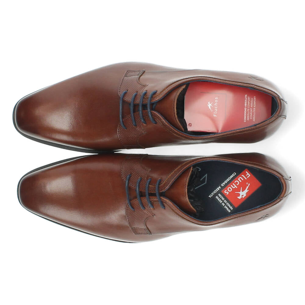 cognac geklede schoen